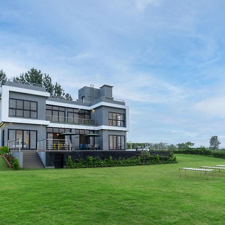 Casa Boho By Stayvista - Contemporary Design, Farm-View, Swimming Pool & Indoor Games For A Chic Retreat Nashik Εξωτερικό φωτογραφία